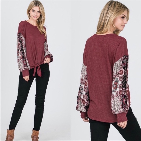 NEW!❗️LAST ONE❗️FRONT TIE TOP WITH FLORAL SLEEVES. - Picture 3 of 4